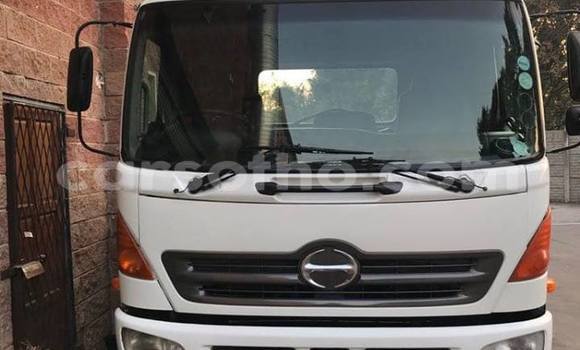 Sayi Na hannu Hino 300 Series White Babbar mota in Maseru a Maseru Sayi Na hannu Hino 300 Series White Babbar mota in Maseru a Maseru