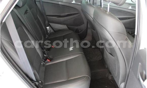 Sayi Na hannu Hyundai Tucson White Mota in Maseru a Maseru Sayi Na hannu Hyundai Tucson White Mota in Maseru a Maseru