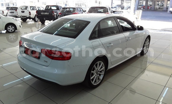 Sayi Na hannu Audi A4 White Mota in Hlotse a Leribe Sayi Na hannu Audi A4 White Mota in Hlotse a Leribe