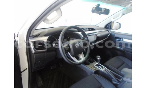اشتري Imported Toyota Hilux White سيارة في Import - Dubai في Maseru اشتري Imported Toyota Hilux White سيارة في Import - Dubai في Maseru