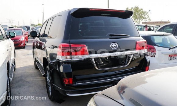 Acheter Import Voiture Toyota Land Cruiser Noir à Import - Dubai, Maseru Acheter Import Voiture Toyota Land Cruiser Noir à Import - Dubai, Maseru