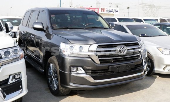 Acheter Import Voiture Toyota Land Cruiser Noir à Import - Dubai, Maseru Acheter Import Voiture Toyota Land Cruiser Noir à Import - Dubai, Maseru