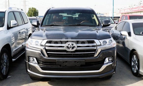Acheter Import Voiture Toyota Land Cruiser Noir à Import - Dubai, Maseru Acheter Import Voiture Toyota Land Cruiser Noir à Import - Dubai, Maseru