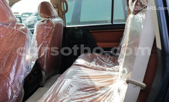 Acheter Import Voiture Toyota Land Cruiser Noir à Import - Dubai, Maseru Acheter Import Voiture Toyota Land Cruiser Noir à Import - Dubai, Maseru