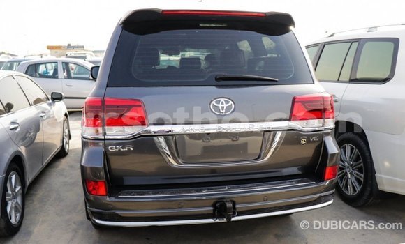 Acheter Import Voiture Toyota Land Cruiser Noir à Import - Dubai, Maseru Acheter Import Voiture Toyota Land Cruiser Noir à Import - Dubai, Maseru