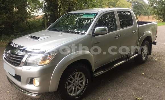 Acheter Occasion Voiture Toyota Hilux Gris à Maputsoe, Leribe Acheter Occasion Voiture Toyota Hilux Gris à Maputsoe, Leribe