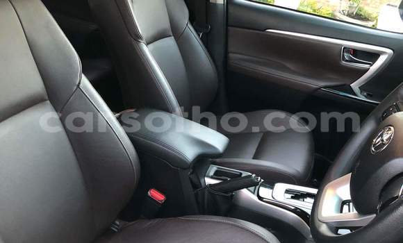 Acheter Occasion Voiture Toyota Fortuner Blanc à Maseru, Maseru Acheter Occasion Voiture Toyota Fortuner Blanc à Maseru, Maseru