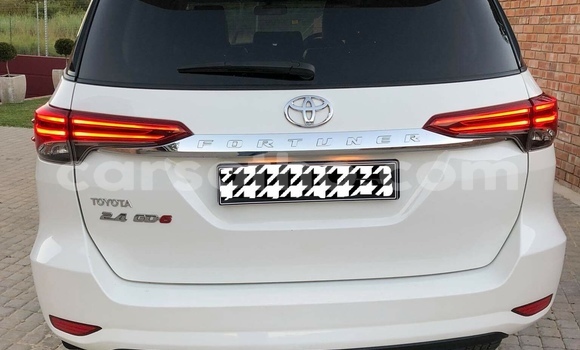 Acheter Occasion Voiture Toyota Fortuner Blanc à Maseru, Maseru Acheter Occasion Voiture Toyota Fortuner Blanc à Maseru, Maseru