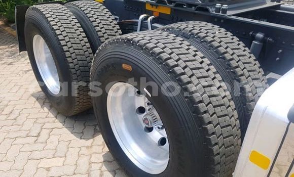 Buy Used Scania R420 White Truck in Maseru in Maseru Buy Used Scania R420 White Truck in Maseru in Maseru