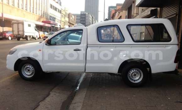 Acheter Occasion Voiture Toyota Hilux Blanc à Mafeteng, Mafeteng Acheter Occasion Voiture Toyota Hilux Blanc à Mafeteng, Mafeteng