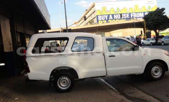 Acheter Occasion Voiture Toyota Hilux Blanc à Mafeteng, Mafeteng Acheter Occasion Voiture Toyota Hilux Blanc à Mafeteng, Mafeteng