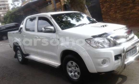 اشتري مستعمل Toyota Hilux White سيارة في Hlotse في Leribe اشتري مستعمل Toyota Hilux White سيارة في Hlotse في Leribe