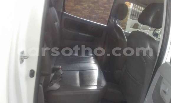 اشتري مستعمل Toyota Hilux White سيارة في Hlotse في Leribe اشتري مستعمل Toyota Hilux White سيارة في Hlotse في Leribe