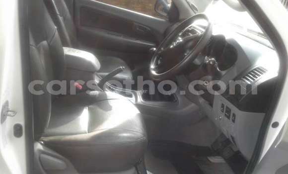 اشتري مستعمل Toyota Hilux White سيارة في Hlotse في Leribe اشتري مستعمل Toyota Hilux White سيارة في Hlotse في Leribe