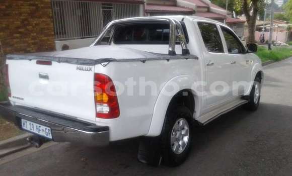 اشتري مستعمل Toyota Hilux White سيارة في Hlotse في Leribe اشتري مستعمل Toyota Hilux White سيارة في Hlotse في Leribe