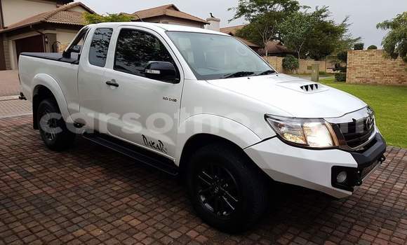 Acheter Occasion Voiture Toyota Hilux Blanc à Maputsoa, Leribe Acheter Occasion Voiture Toyota Hilux Blanc à Maputsoa, Leribe