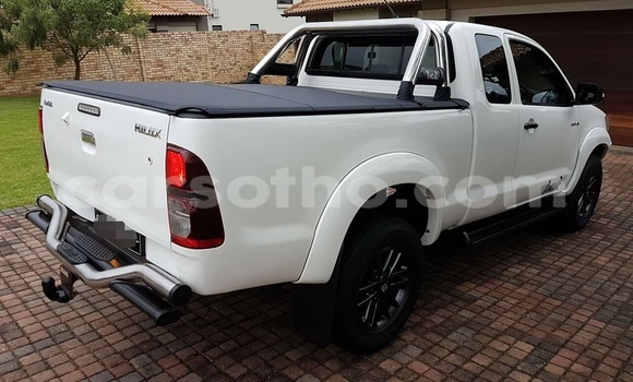 Acheter Occasion Voiture Toyota Hilux Blanc à Maputsoa, Leribe Acheter Occasion Voiture Toyota Hilux Blanc à Maputsoa, Leribe