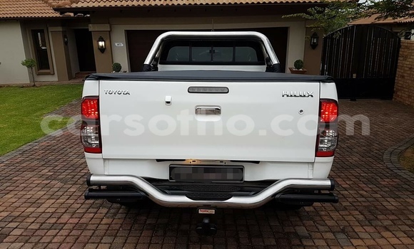Acheter Occasion Voiture Toyota Hilux Blanc à Maputsoa, Leribe Acheter Occasion Voiture Toyota Hilux Blanc à Maputsoa, Leribe