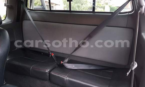 Acheter Occasion Voiture Toyota Hilux Blanc à Maputsoa, Leribe Acheter Occasion Voiture Toyota Hilux Blanc à Maputsoa, Leribe