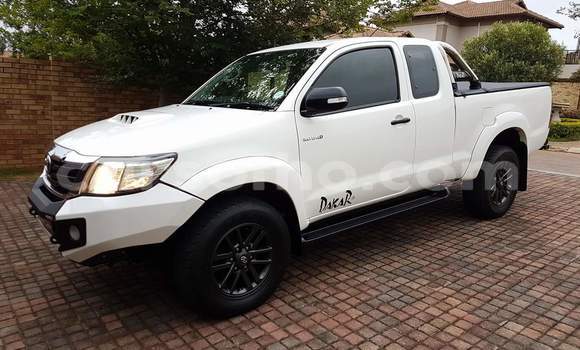 Acheter Occasion Voiture Toyota Hilux Blanc à Maputsoa, Leribe Acheter Occasion Voiture Toyota Hilux Blanc à Maputsoa, Leribe
