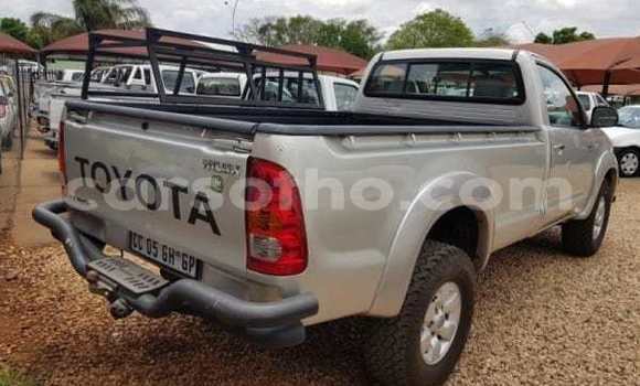 Sayi Na hannu Toyota Hilux Silver Mota in Maputsoa a Leribe Sayi Na hannu Toyota Hilux Silver Mota in Maputsoa a Leribe