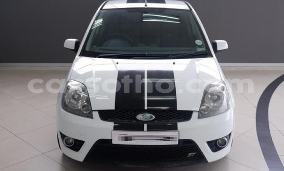 Sayi Na hannu Ford Fiesta White Mota in Maseru a Maseru Sayi Na hannu Ford Fiesta White Mota in Maseru a Maseru