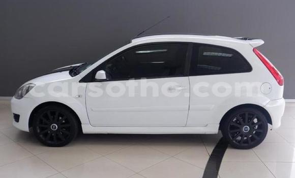 Sayi Na hannu Ford Fiesta White Mota in Maseru a Maseru Sayi Na hannu Ford Fiesta White Mota in Maseru a Maseru