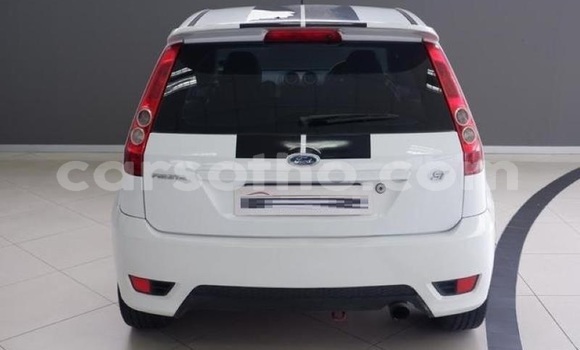 Sayi Na hannu Ford Fiesta White Mota in Maseru a Maseru Sayi Na hannu Ford Fiesta White Mota in Maseru a Maseru