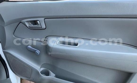 Sayi Na hannu Toyota Hilux White Mota in Hlotse a Leribe Sayi Na hannu Toyota Hilux White Mota in Hlotse a Leribe