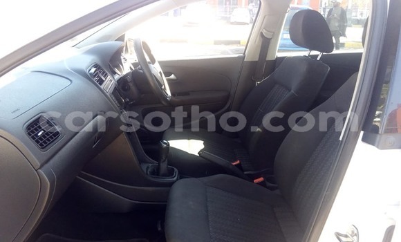 Sayi Na hannu Volkswagen Polo White Mota in Maseru a Maseru Sayi Na hannu Volkswagen Polo White Mota in Maseru a Maseru