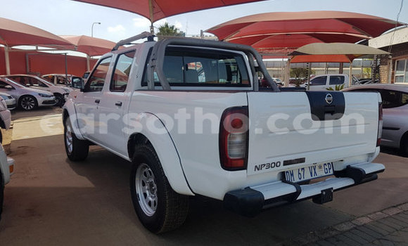 Acheter Occasion Voiture Nissan Hardbody Blanc à Mafeteng, Mafeteng Acheter Occasion Voiture Nissan Hardbody Blanc à Mafeteng, Mafeteng