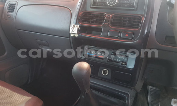 Acheter Occasion Voiture Nissan Hardbody Blanc à Mafeteng, Mafeteng Acheter Occasion Voiture Nissan Hardbody Blanc à Mafeteng, Mafeteng