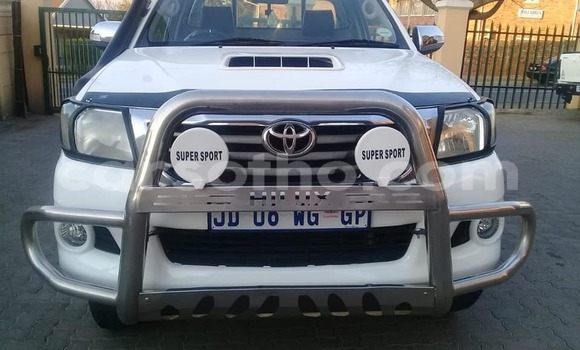 اشتري مستعمل Toyota Hilux White سيارة في Maputsoa في Leribe اشتري مستعمل Toyota Hilux White سيارة في Maputsoa في Leribe