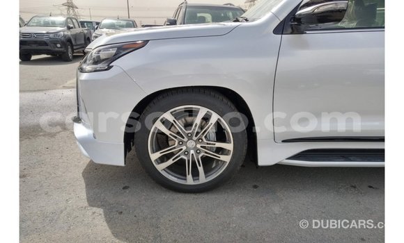 اشتري Imported Lexus LX White سيارة في Import - Dubai في Maseru اشتري Imported Lexus LX White سيارة في Import - Dubai في Maseru