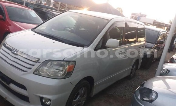 Buy Used Toyota Noah White Car in Maseru in Maseru Buy Used Toyota Noah White Car in Maseru in Maseru