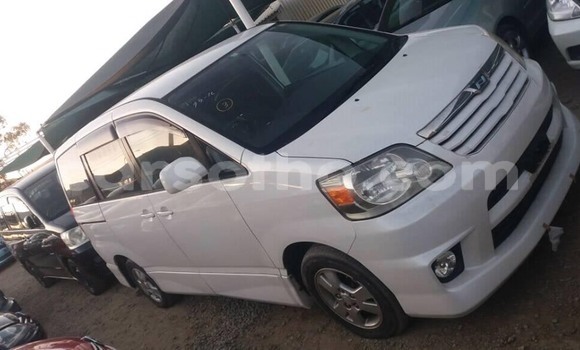 Buy Used Toyota Noah White Car in Maseru in Maseru Buy Used Toyota Noah White Car in Maseru in Maseru