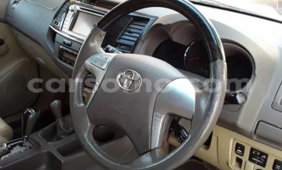 Sayi Na hannu Toyota Fortuner Beige Mota in Maseru a Maseru Sayi Na hannu Toyota Fortuner Beige Mota in Maseru a Maseru
