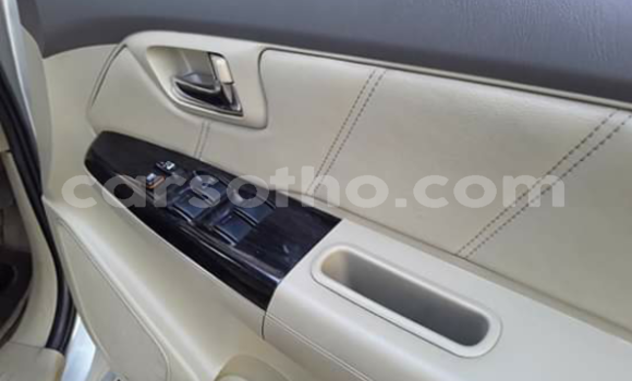 Sayi Na hannu Toyota Fortuner Beige Mota in Maseru a Maseru Sayi Na hannu Toyota Fortuner Beige Mota in Maseru a Maseru