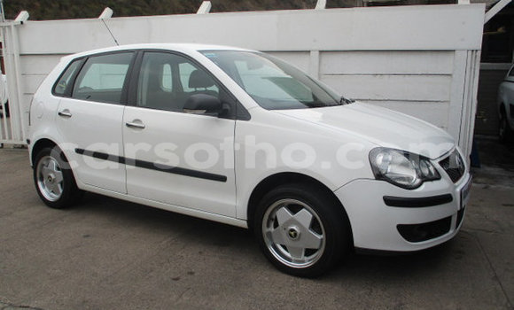 Acheter Occasion Voiture Volkswagen Polo Blanc à Maputsoa, Leribe Acheter Occasion Voiture Volkswagen Polo Blanc à Maputsoa, Leribe
