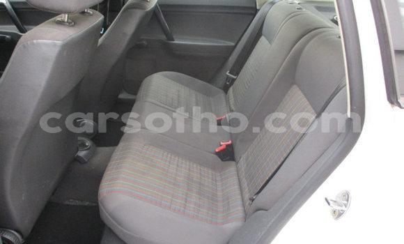 Acheter Occasion Voiture Volkswagen Polo Blanc à Maputsoa, Leribe Acheter Occasion Voiture Volkswagen Polo Blanc à Maputsoa, Leribe
