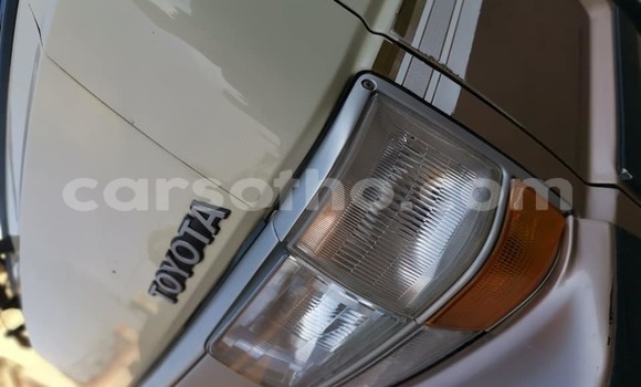 Sayi Na hannu Toyota Hiace Beige Mota in Hlotse a Leribe Sayi Na hannu Toyota Hiace Beige Mota in Hlotse a Leribe