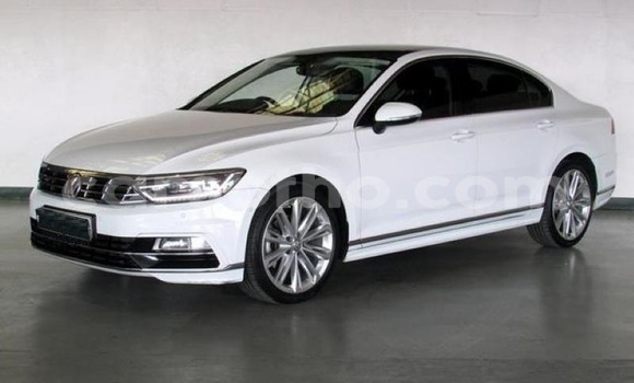 اشتري مستعمل Volkswagen Passat White سيارة في Maseru في Maseru اشتري مستعمل Volkswagen Passat White سيارة في Maseru في Maseru