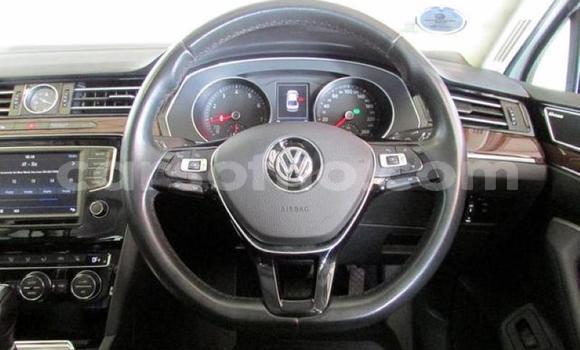 اشتري مستعمل Volkswagen Passat White سيارة في Maseru في Maseru اشتري مستعمل Volkswagen Passat White سيارة في Maseru في Maseru