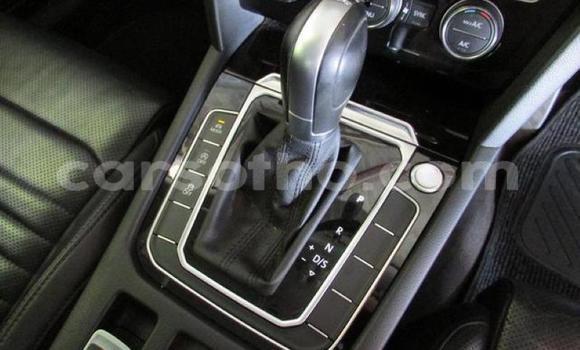 اشتري مستعمل Volkswagen Passat White سيارة في Maseru في Maseru اشتري مستعمل Volkswagen Passat White سيارة في Maseru في Maseru