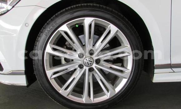 اشتري مستعمل Volkswagen Passat White سيارة في Maseru في Maseru اشتري مستعمل Volkswagen Passat White سيارة في Maseru في Maseru
