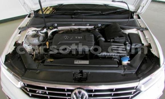 اشتري مستعمل Volkswagen Passat White سيارة في Maseru في Maseru اشتري مستعمل Volkswagen Passat White سيارة في Maseru في Maseru