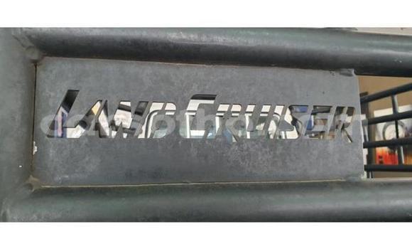 Acheter Occasion Voiture Toyota Land Cruiser Beige à Maseru, Maseru Acheter Occasion Voiture Toyota Land Cruiser Beige à Maseru, Maseru