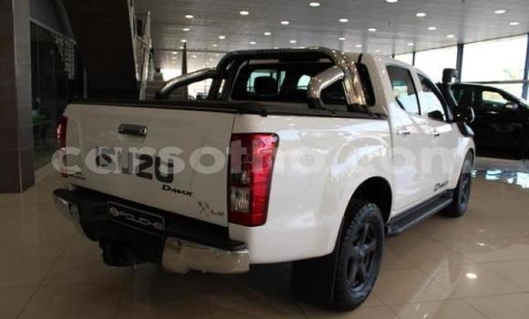 اشتري مستعمل Isuzu KB White سيارة في Maseru في Maseru اشتري مستعمل Isuzu KB White سيارة في Maseru في Maseru