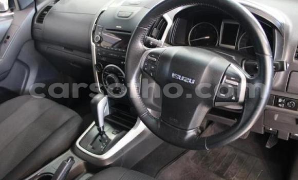 اشتري مستعمل Isuzu KB White سيارة في Maseru في Maseru اشتري مستعمل Isuzu KB White سيارة في Maseru في Maseru