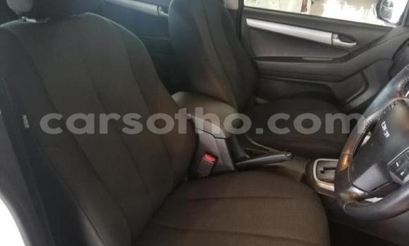 اشتري مستعمل Isuzu KB White سيارة في Maseru في Maseru اشتري مستعمل Isuzu KB White سيارة في Maseru في Maseru